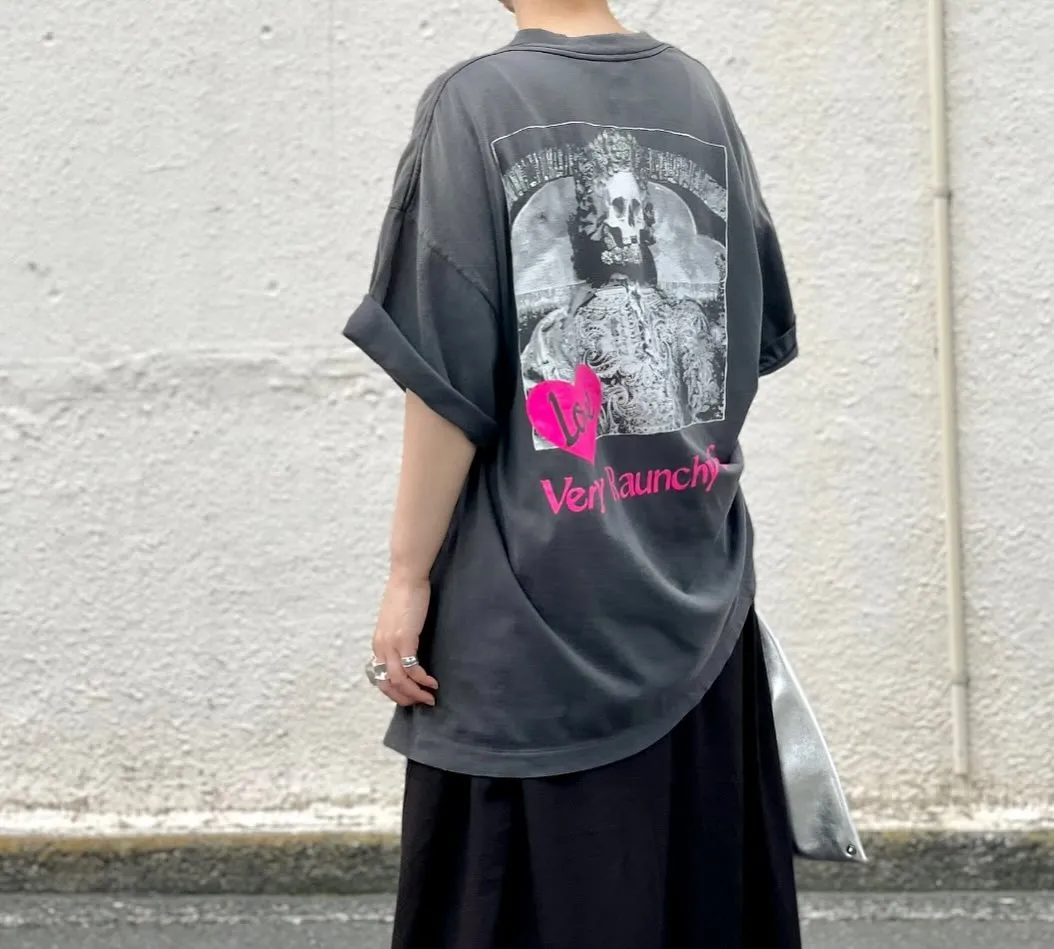 SAINT Mxxxxxx SS TEE/LOVE/BLK LOVE Pink Love Skull Distressed TEE Washed Black S-XL Cylindrical Fabric Ready-made Assute Dyeing Ma Liu Fading Washing Technology Top Printing Technology Handmade Graffiti Splashing Ink Correct Main Mark/Wash Mark/Anti-Counterfeiting Label Top Purchasing Level